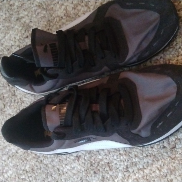 Puma sneakers unisex worn once - Picture 3 of 4